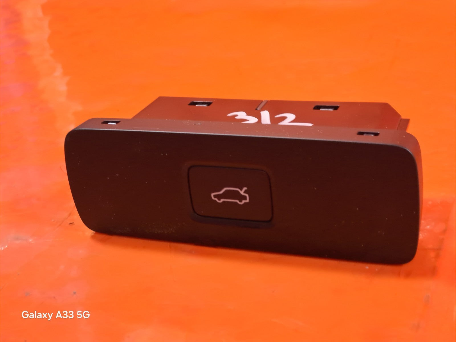 ✅POLESTAR 2 LONG RANGE 2023 TAILGATE OPENING SWITCH 32350330 Warranty A312 - Image 3