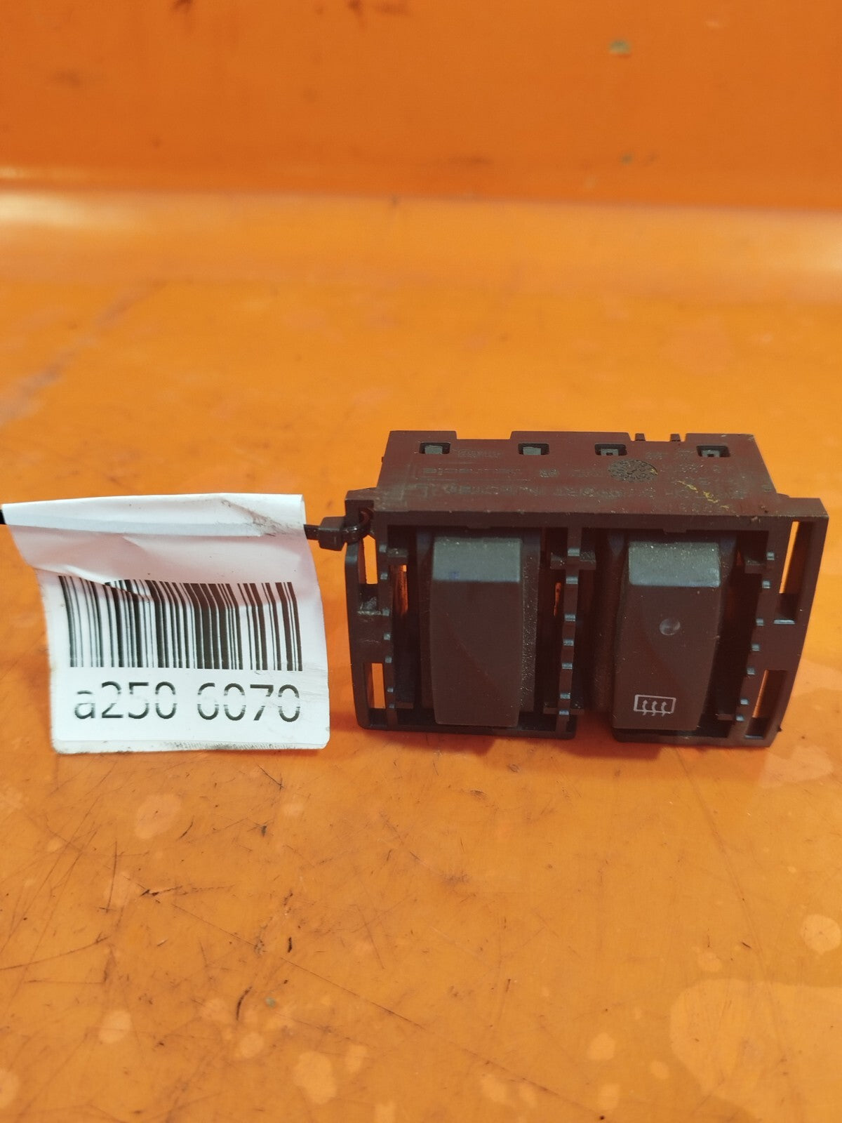 ✅2015 RENAULT TRAFIC MK3 SL27 HEATED WINSCREEN SWITCH BUTTON 1259364X + WARRANTY - Image 1