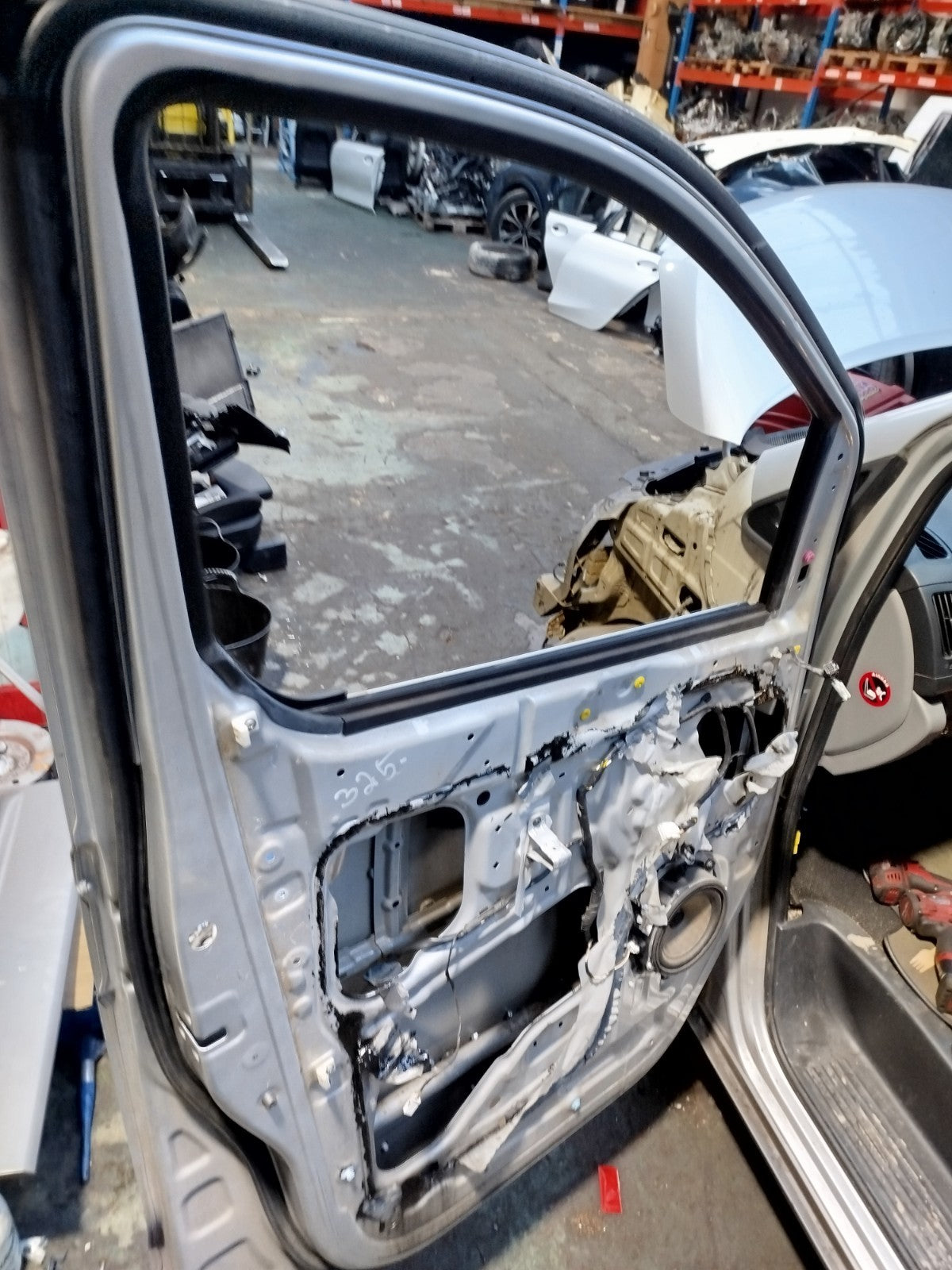 ✅2010 HYUNDAI I800 2.5D FRONT LEFT DOOR W/O MIRROR SILVER + WARRANTY A325 - Image 8