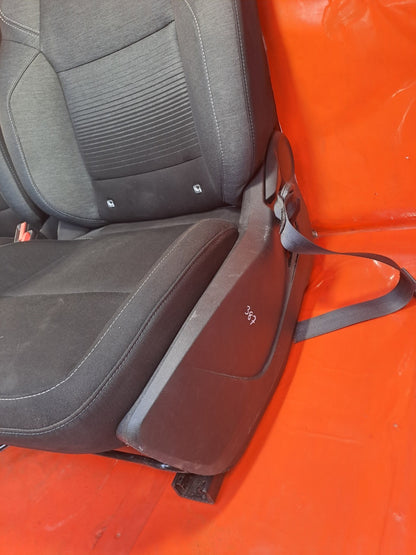 ✅Renault Megane Iconic 1.3 Petrol 2019 Front Seats Pair Warranty A387 - Image 10