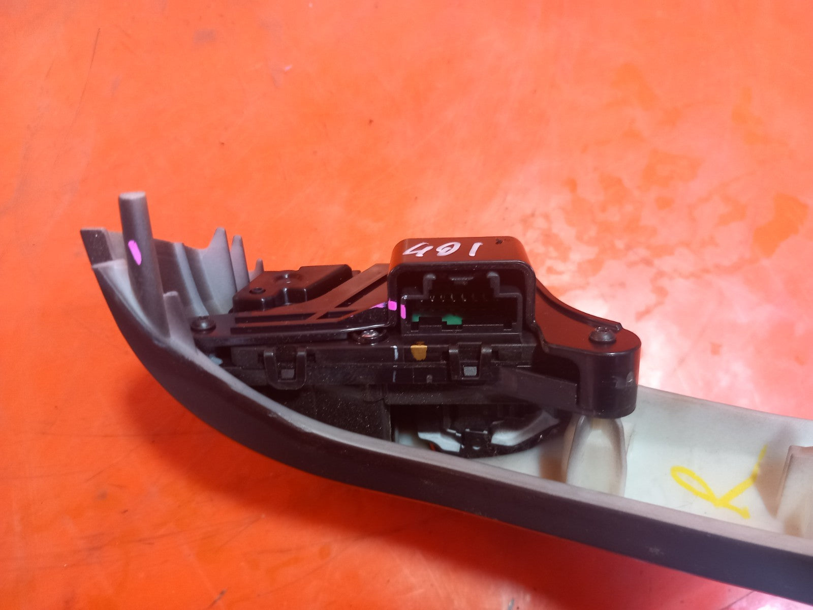 ebay-src:https://i.ebayimg.com/00/s/mtiwmfgxnjaw/z/iycaaeswvfjqlbkg/$_57.jpg