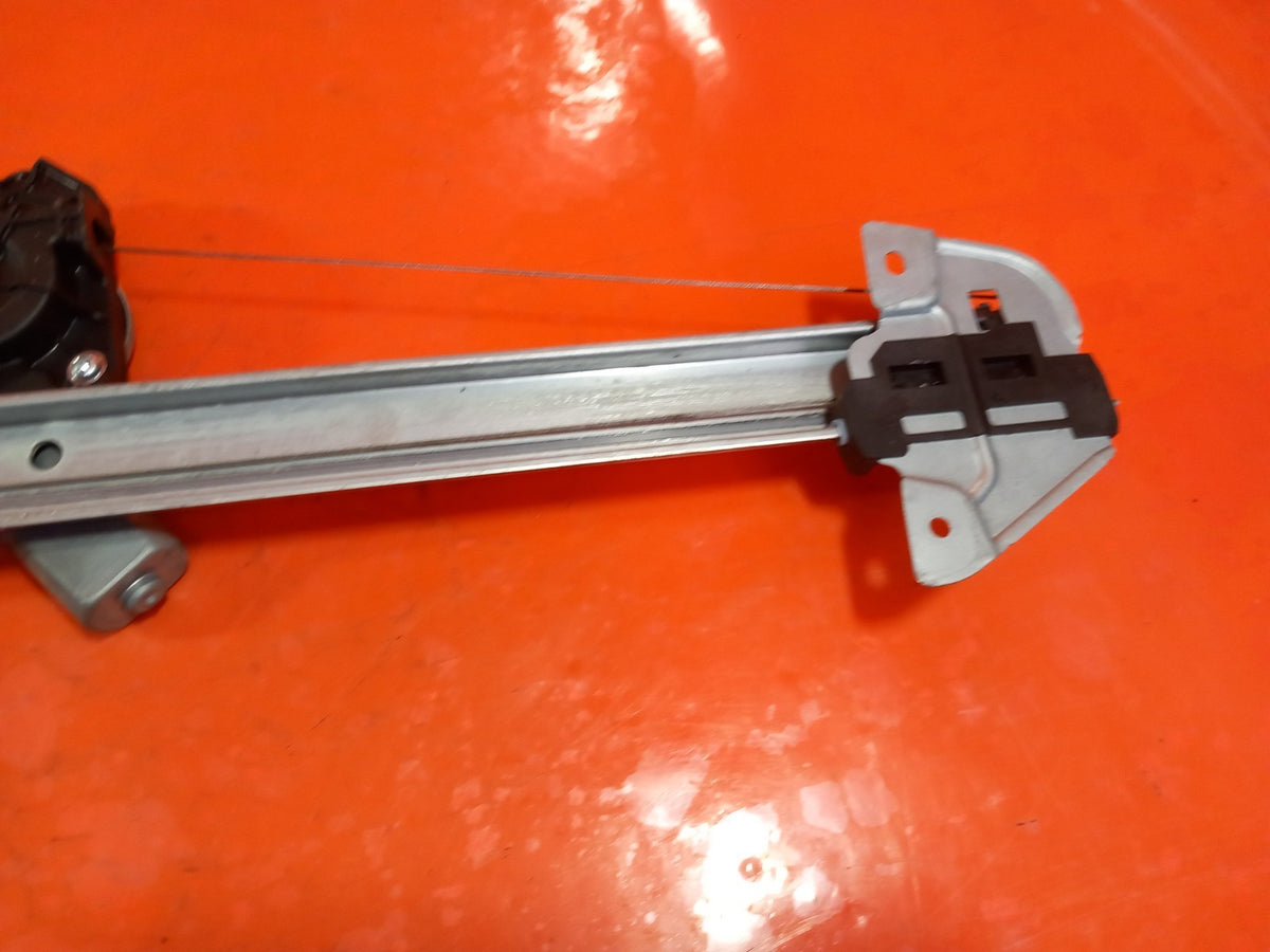 ebay-src:https://i.ebayimg.com/00/s/mtiwmfgxnjaw/z/2v8aaeswfthq5mzg/$_57.jpg