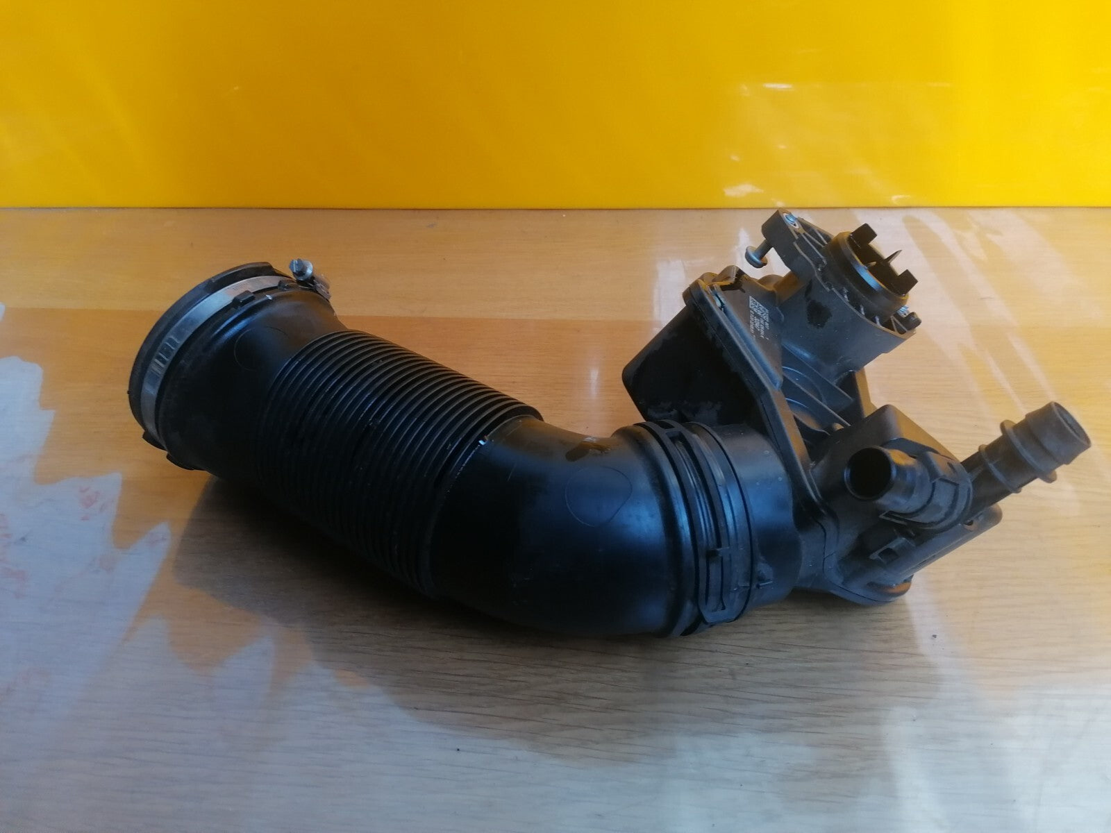 AUDI Q2 1.5 PETROL 2023 AIR INTAKE PIPE 5Q0129684C 05E129654K Warranty A091 - Image 2