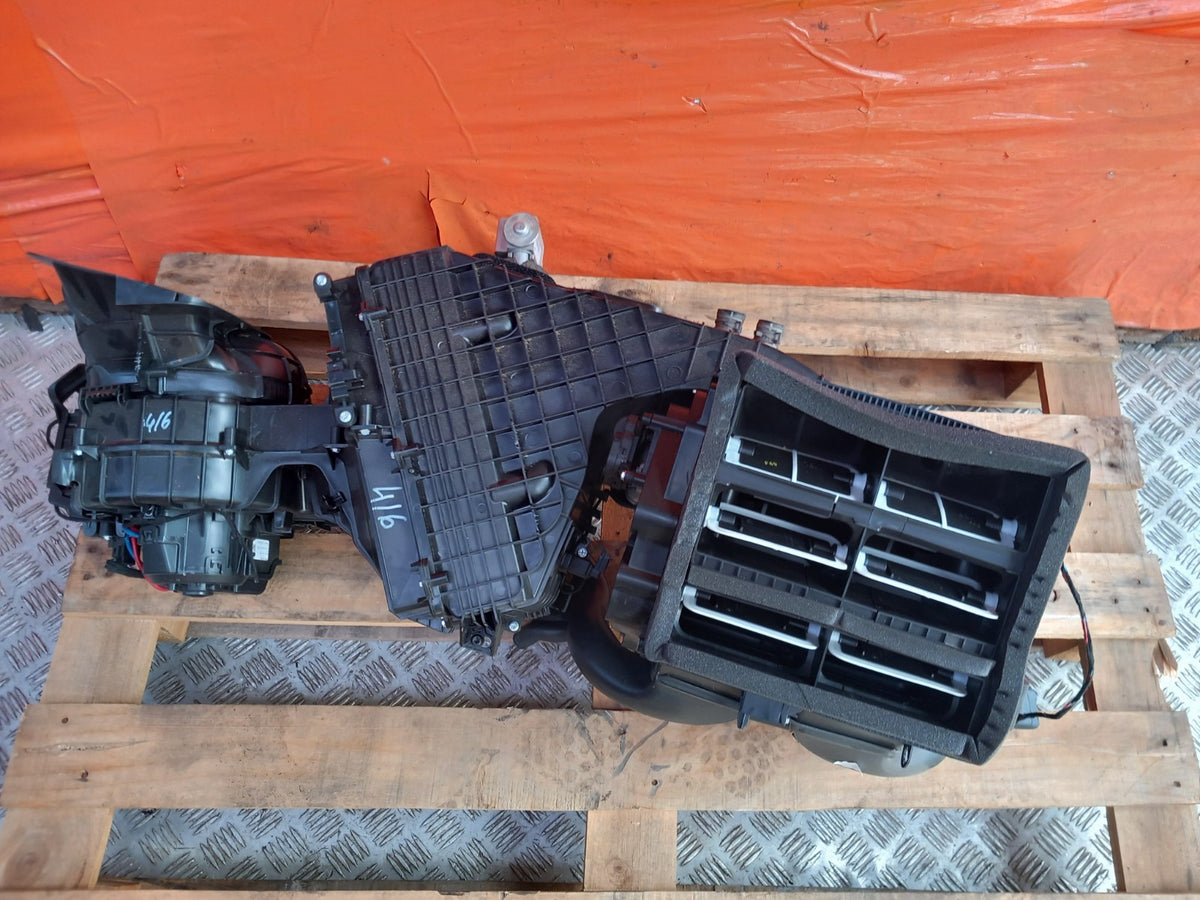 2023 VW Transporter ST-Line 2.0 Diesel Heater Matrix Box Warranty A416 - Image 2