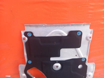 Land Rover Defender L663 3.0 Diesel 2025 Engine Undertray L8B25F002AD Warranty - Image 4