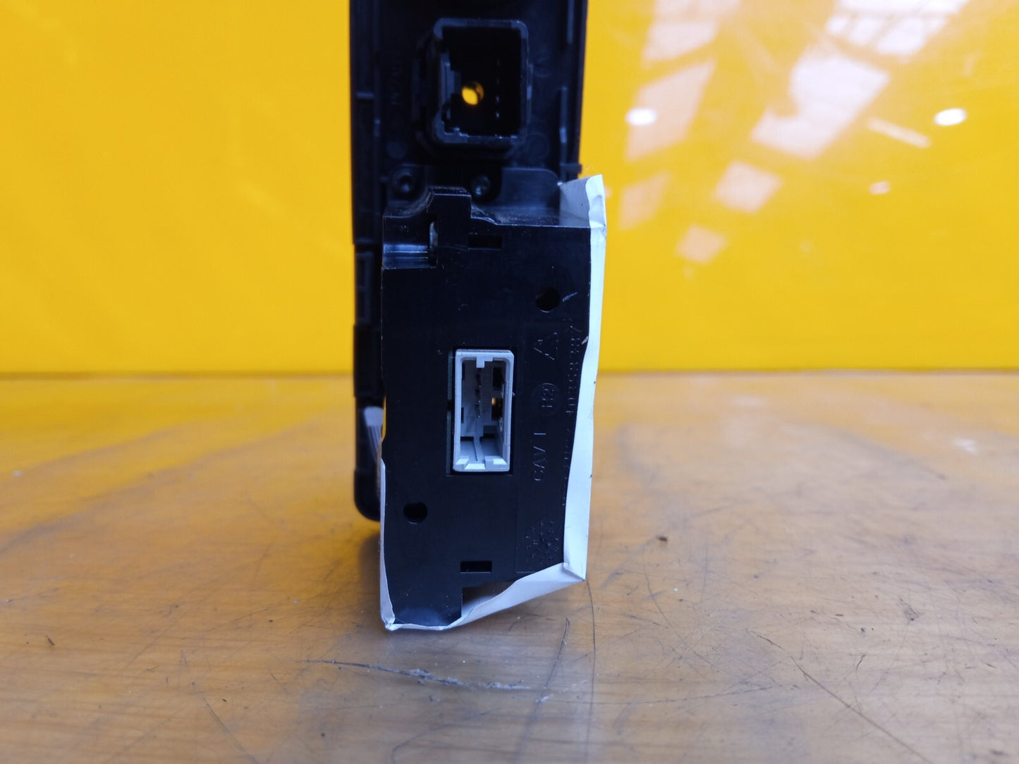 ✅2012 Range Rover Evoque L538 AUX In USB IPod Connectivity Socket Port LR025882 - Image 4