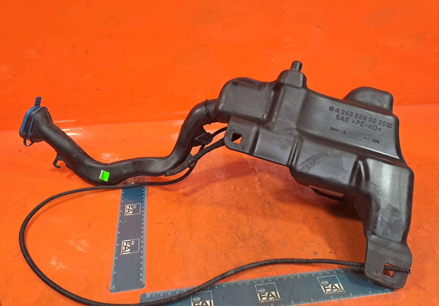 ✅Mercedes W176 A180 1.5 Diesel 2015 WINDSCREEN WASHER BOTTLE FLUID TANK A235 - Image 5