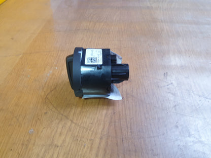 ✅VW T-ROC LIFE 1.5 PETROL 2022 HEADLIGHT FOG LIGHT CONTROL SWITCH 5G0941431AQ - Image 7
