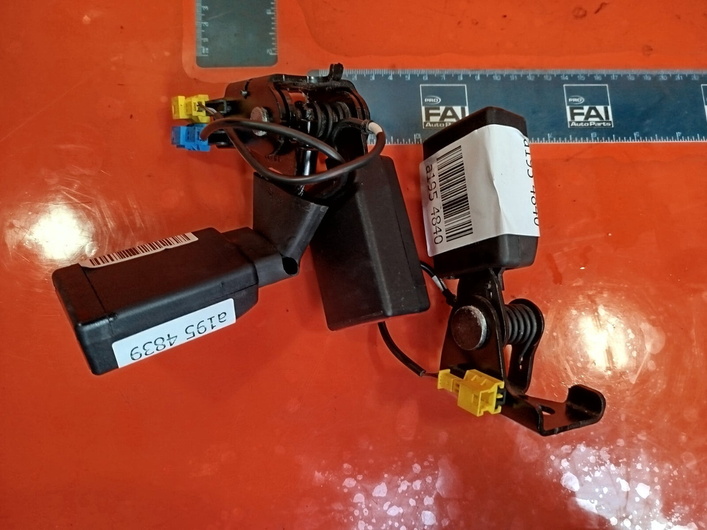 ✅2013 MERCEDES A CLASS W176 AMG REAR SEAT BELT BUCKLE CENTER TWIN & LEFT A195 - Image 9