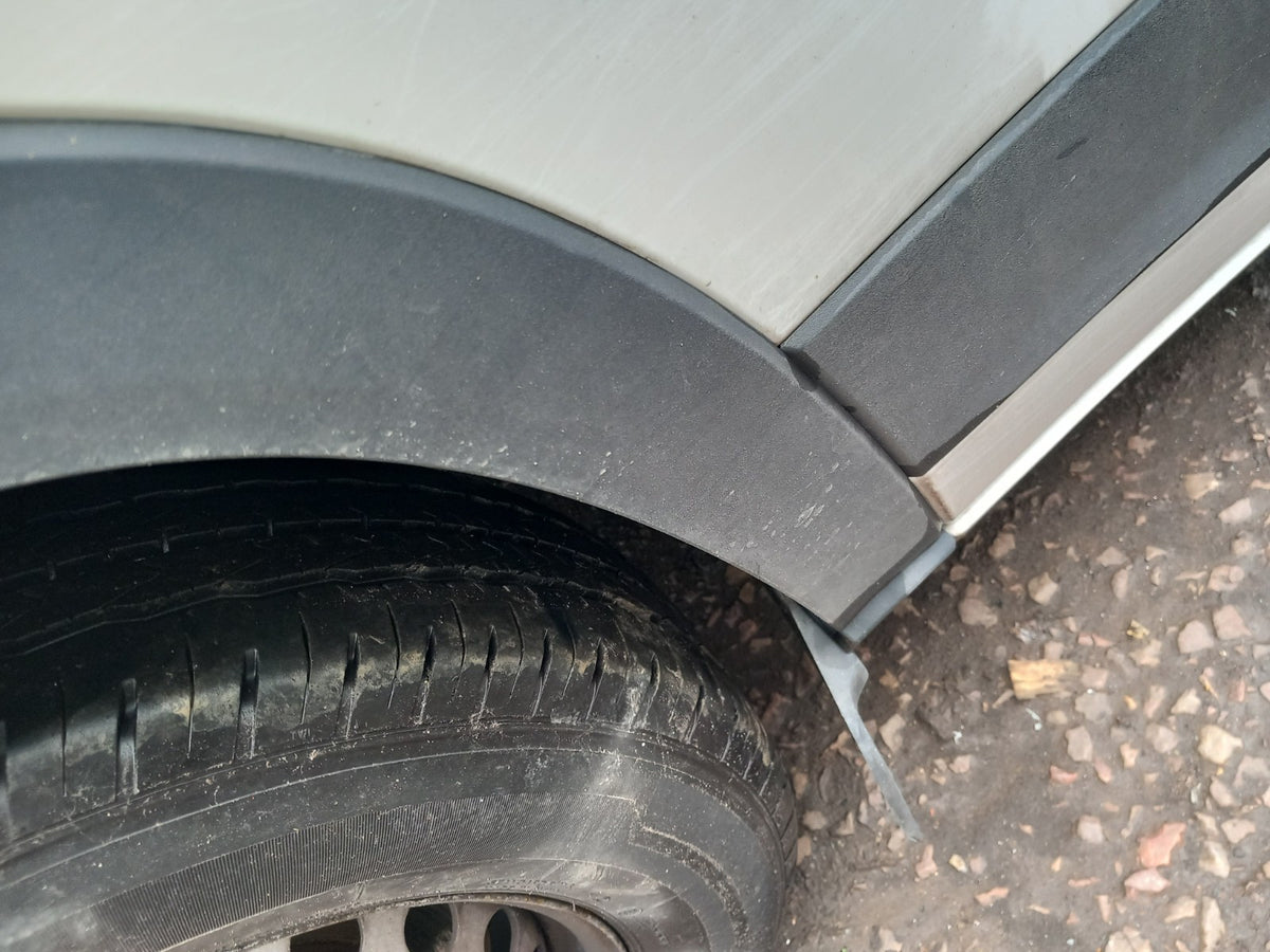 2023 Maxus Deliver 9 Front Left Wheel Arch Trim Warranty A425 - Image 3