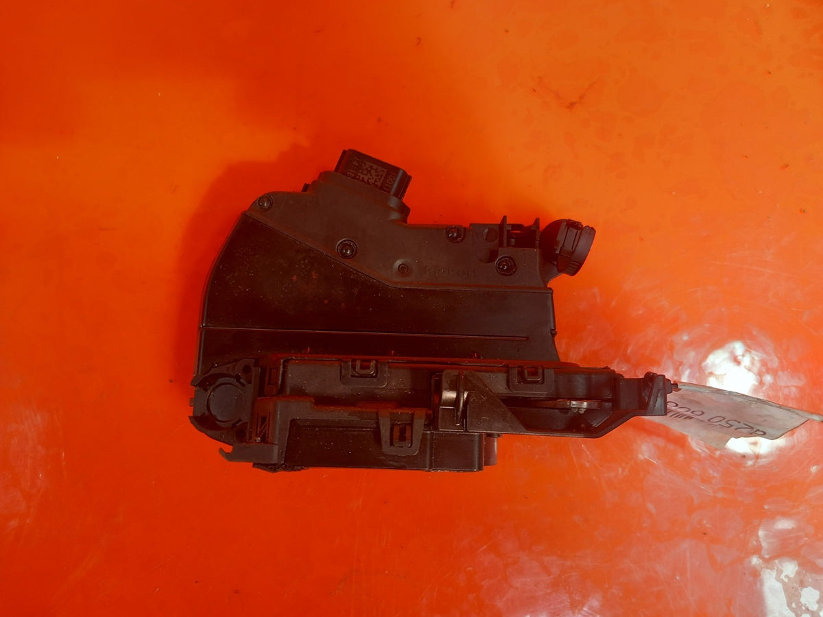 Renault Trafic MK3 1.6 Diesel 2015 Front Right Door Lock 805021444R A250 - Image 2