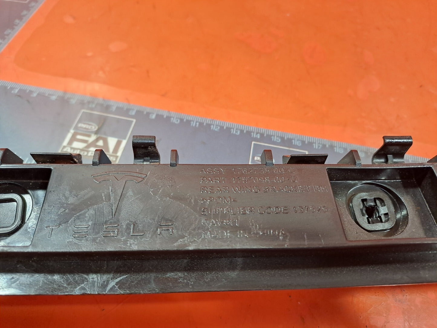 TESLA MODEL 3 LONG 2024 REAR RIGHT WING SUPPORT BRACKET 1762735-00-C Warranty - Image 7