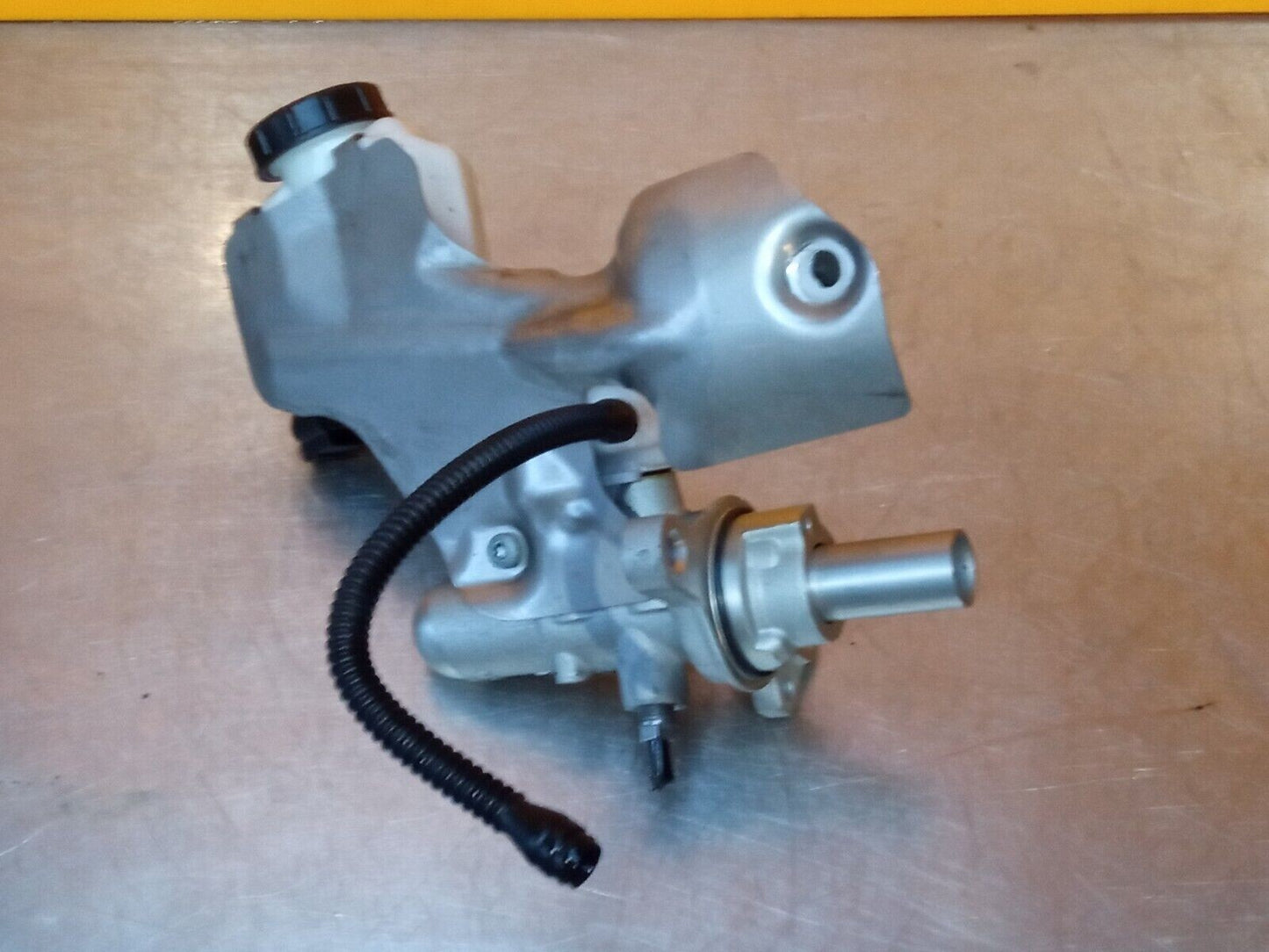 VW GOLF MK8 2.0 DIESEL 2016-2021 BRAKE FLUID TANK 0204839697 Warranty A001 - Image 5