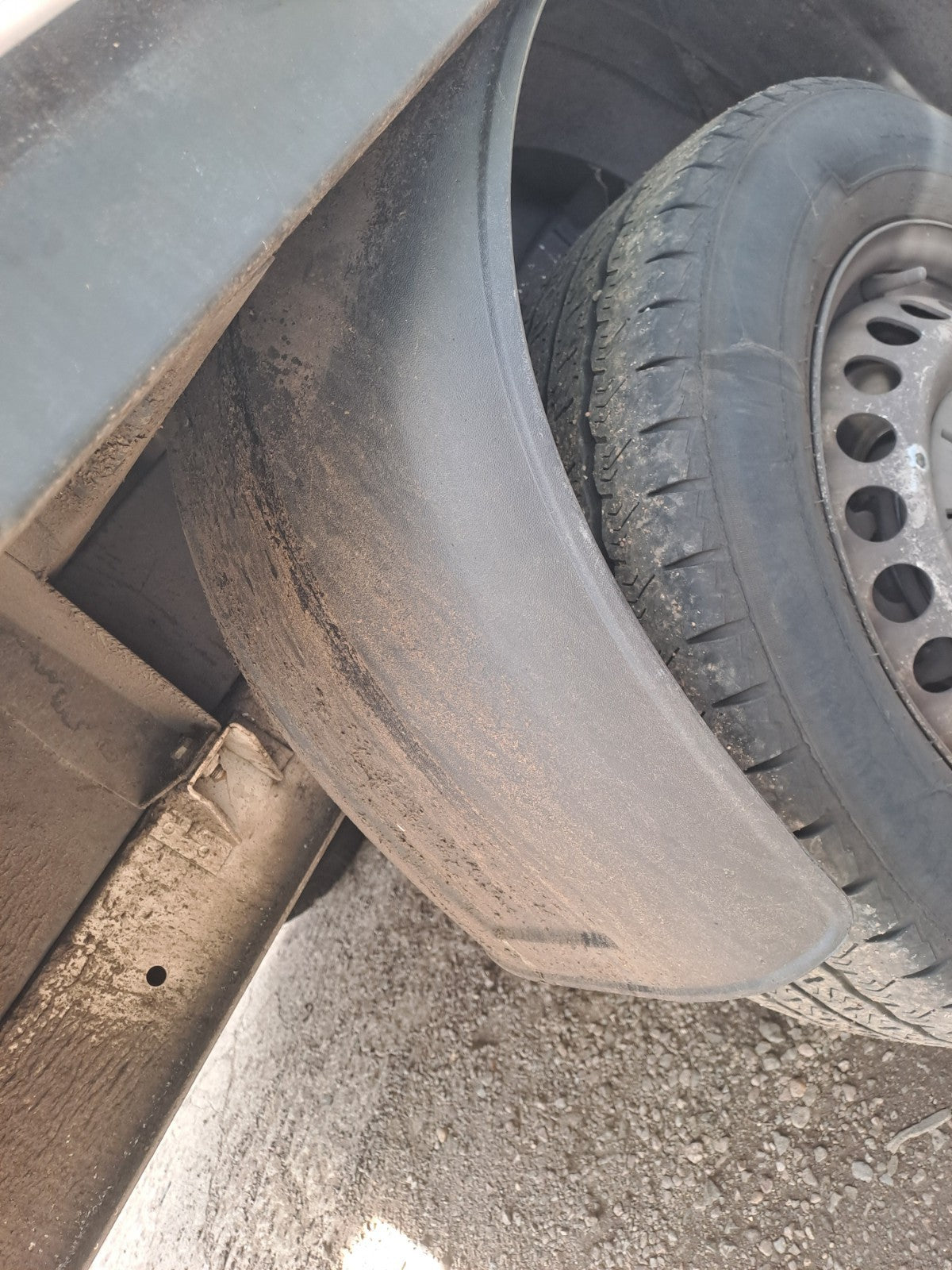 2021 VW Transporter T30 Rear Right Wheel Arch Liner Warranty A410 - Image 2