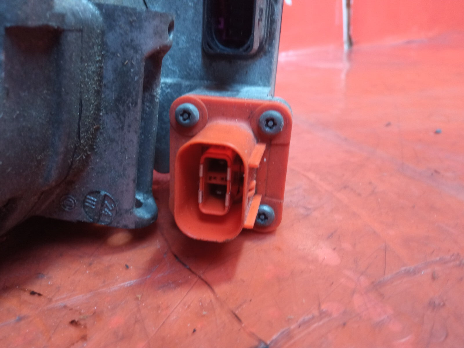 ebay-src:https://i.ebayimg.com/00/s/mtiwmfgxnjaw/z/lc4aaoswz8losutk/$_57.jpg