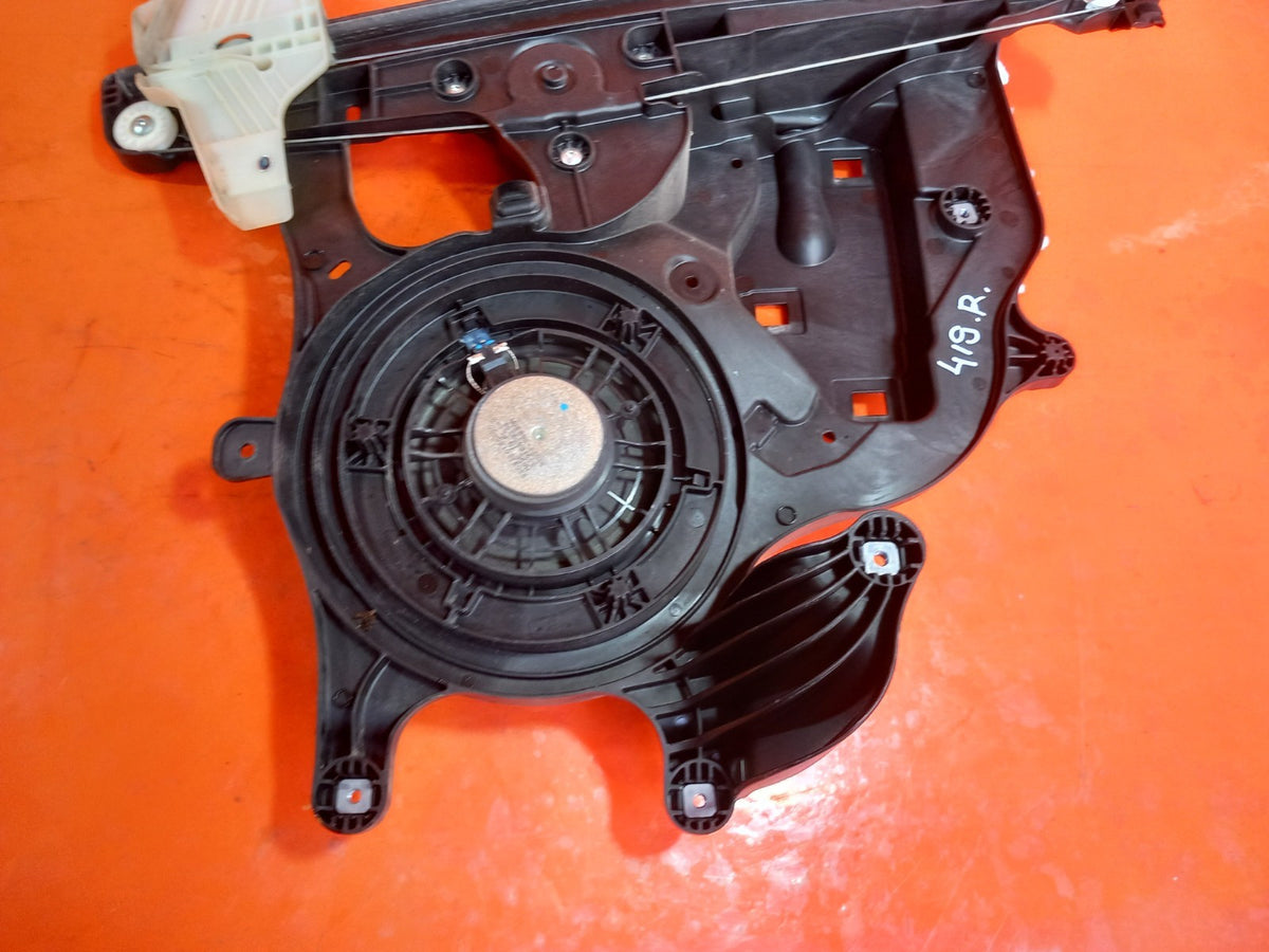 ebay-src:https://i.ebayimg.com/00/s/mtiwmfgxnjaw/z/pu4aaeswxx1q5ebe/$_57.jpg