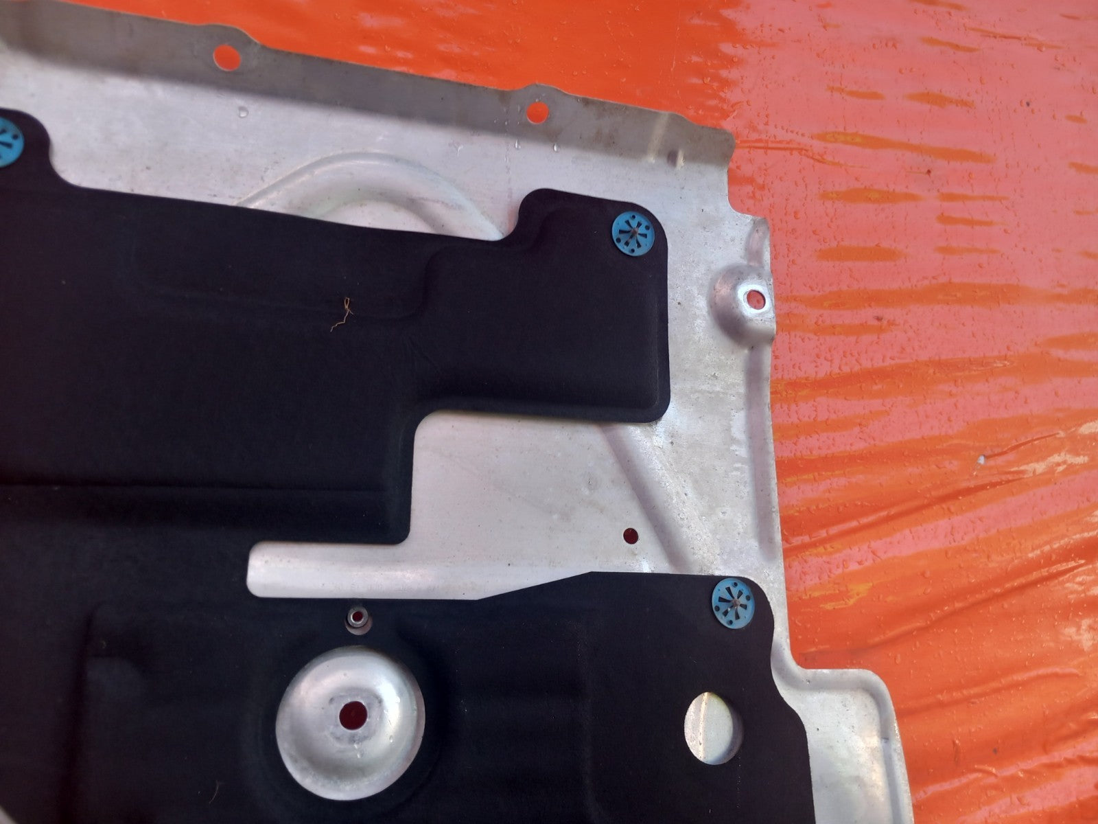 Land Rover Defender L663 3.0 Diesel 2025 Engine Undertray L8B25F002AD Warranty - Image 12