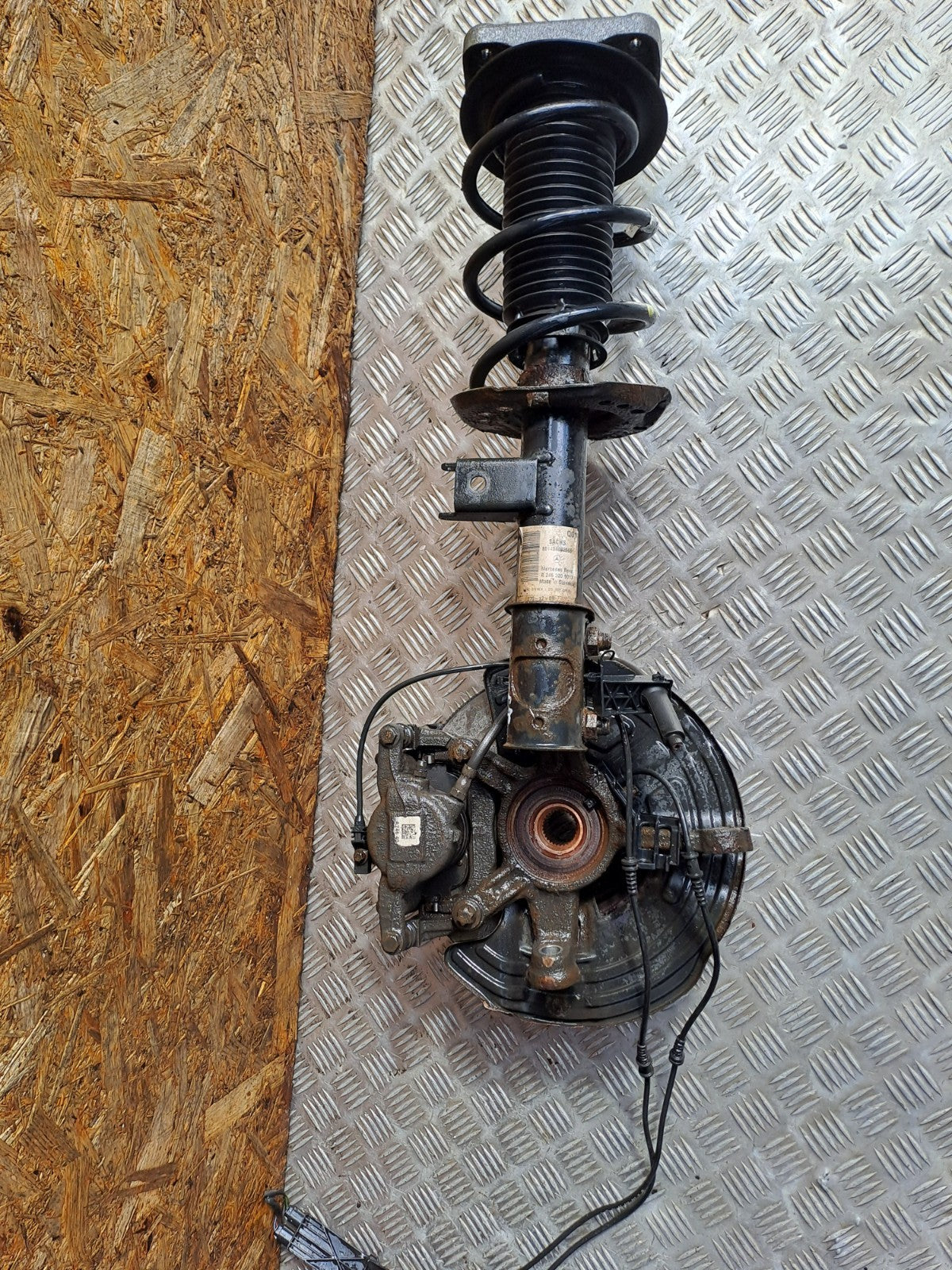 ✅MERCEDES B180 W246 1.8 DIESEL 2012 FRONT RIGHT SUSPENSION LEG HUB A2463209013 - Image 10