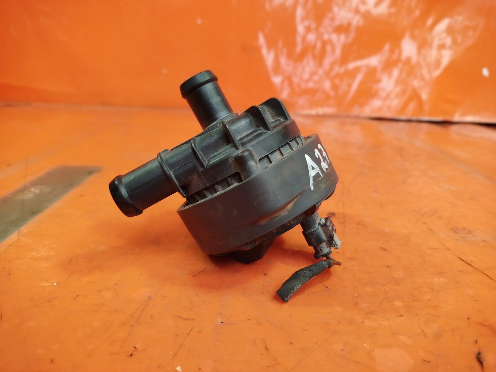 ebay-src:https://i.ebayimg.com/00/s/mtiwmfgxnjaw/z/yeoaaoswjizomjbr/$_57.jpg