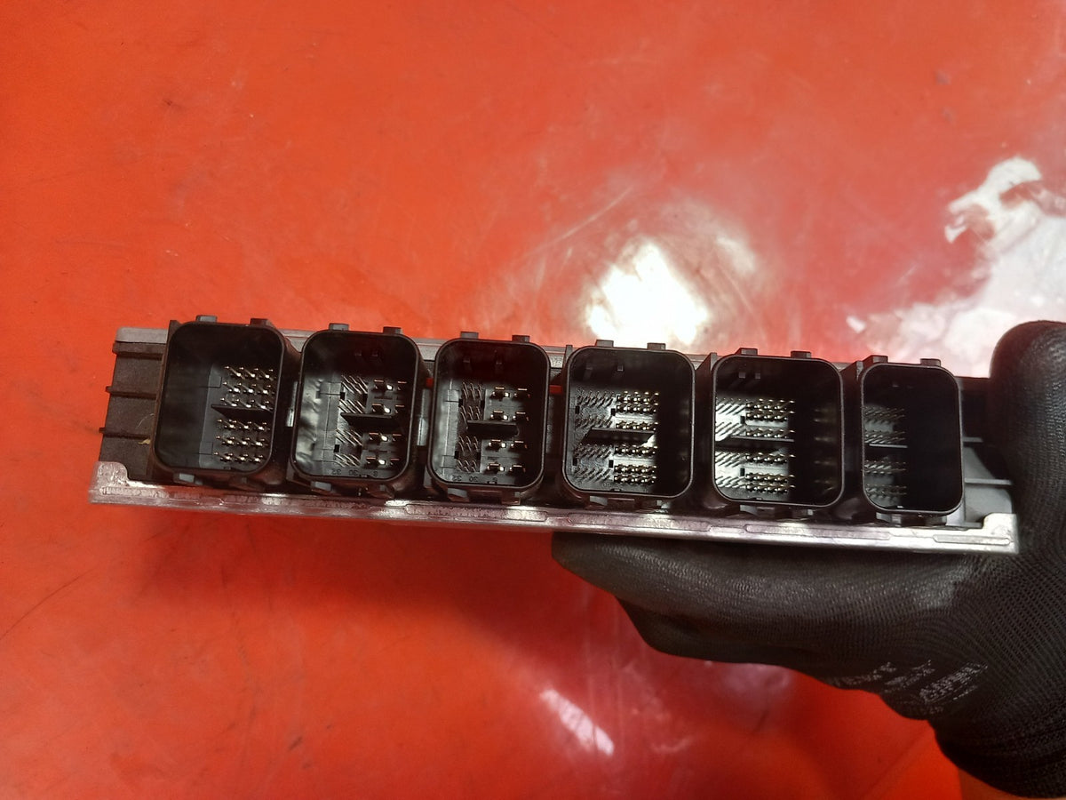 ebay-src:https://i.ebayimg.com/00/s/mtiwmfgxnjaw/z/sgaaaeswi55qguh9/$_57.jpg