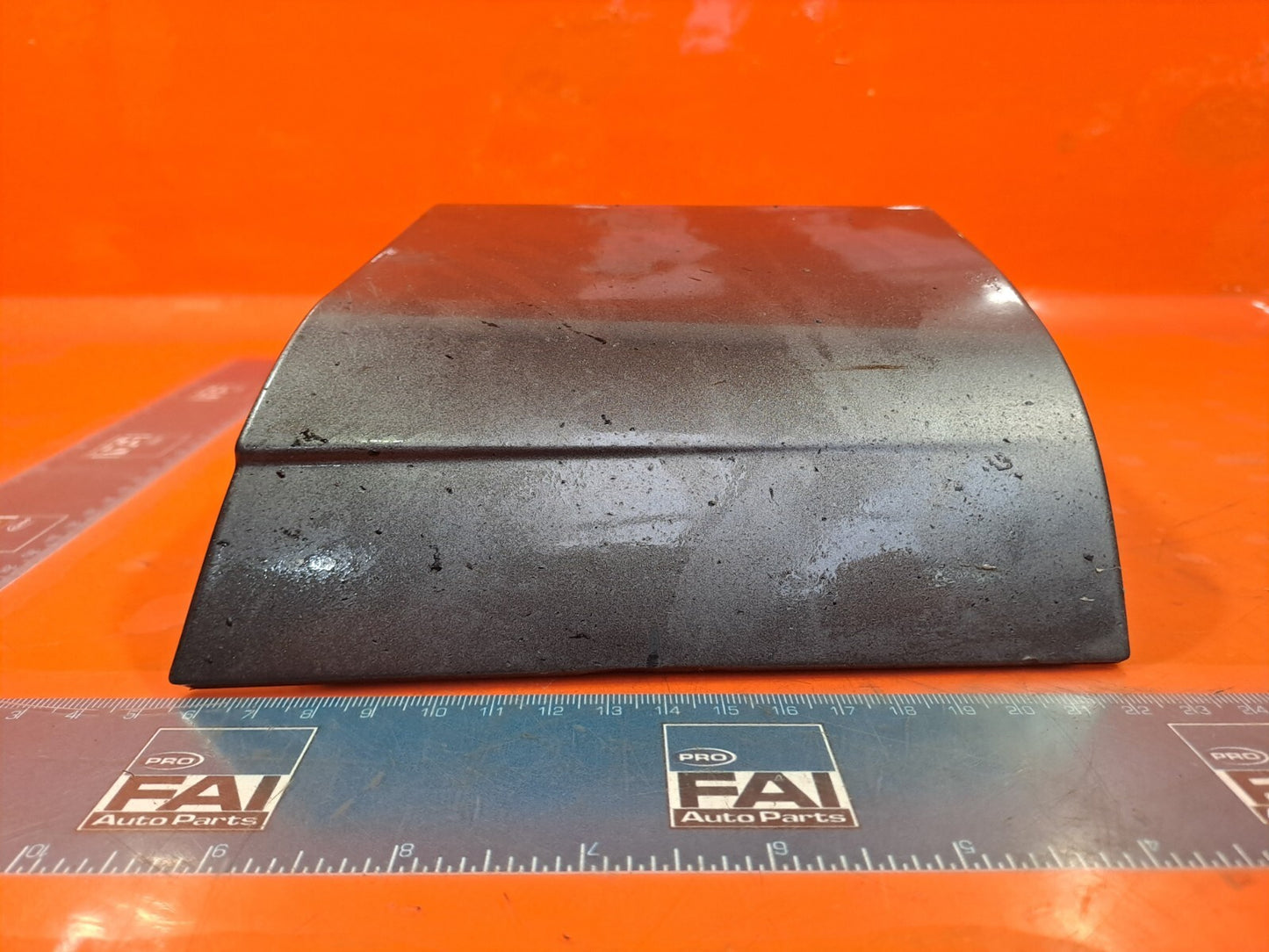 AUDI Q7 S-LINE 3.0 DIESEL 2010 FRONT RIGHT WING FENDER LOWER MOULDING TRIM GREY - Image 4