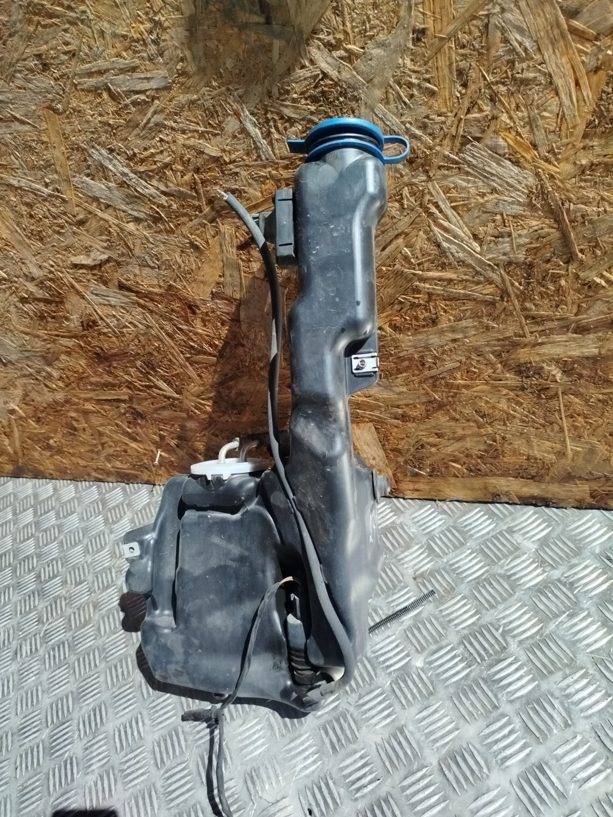 ✅Mercedes E300 W212 2013 2.1 Diesel WINDSCREEN WASHER TANK BOTTLE RESERVOIR A271 - Image 5