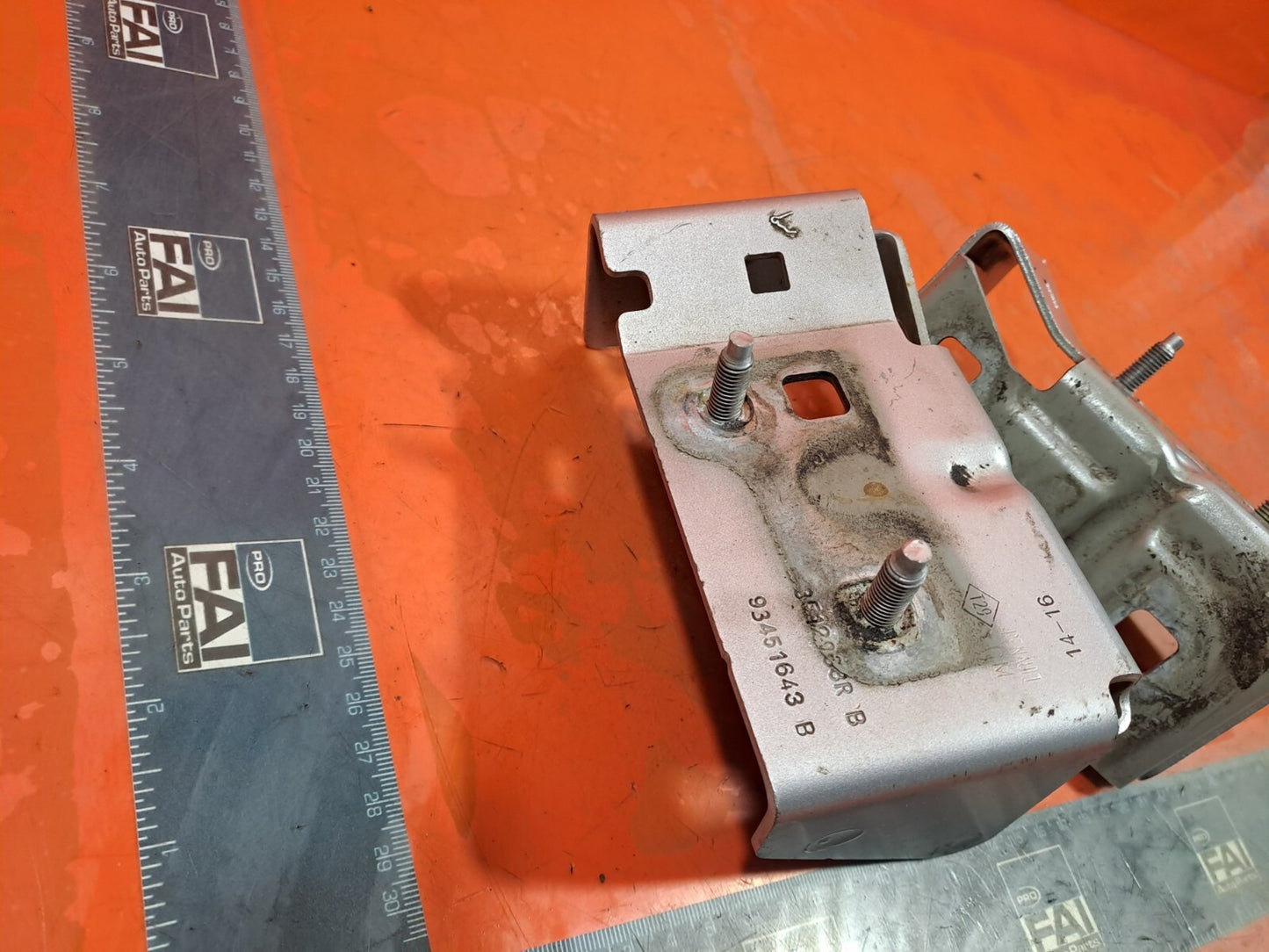 ✅Renault Trafic III Sl27 Sport 2016 1.6 Diesel BONNET HINGES 93451643B 98451653B - Image 8