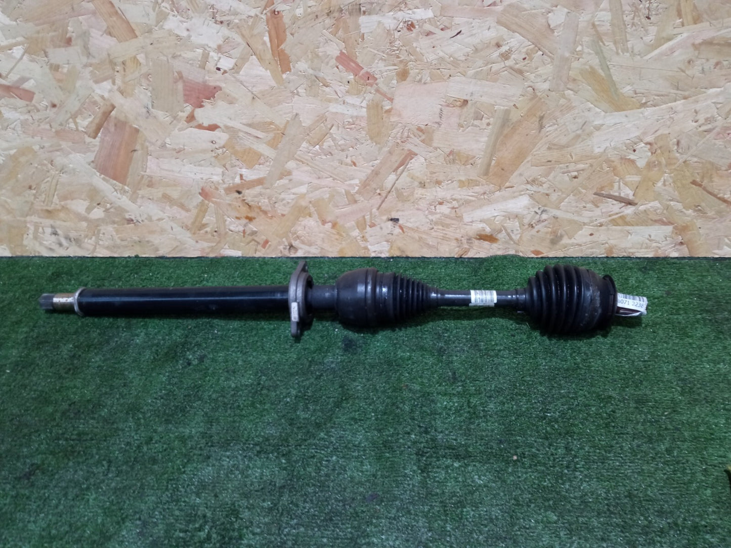 ✅MERCEDES B200 W246 1.8 CDI 2014 FRONT RIGHT AUTO DRIVESHAFT A2463303200 - Image 2