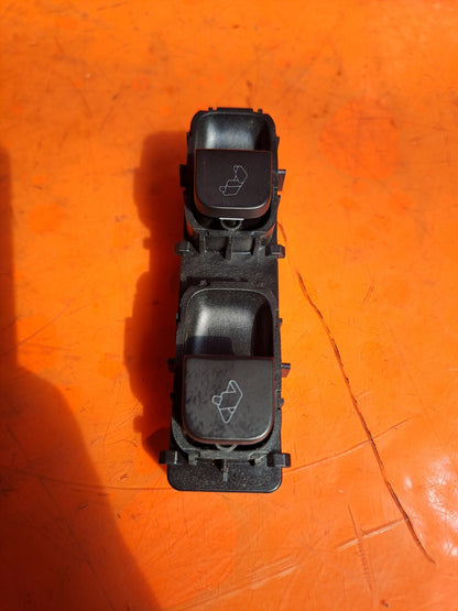 ✅2022 TESLA MODEL Y REAR SEAT SWITCH 1493286-00-B + WARRANTY A172 - Image 1