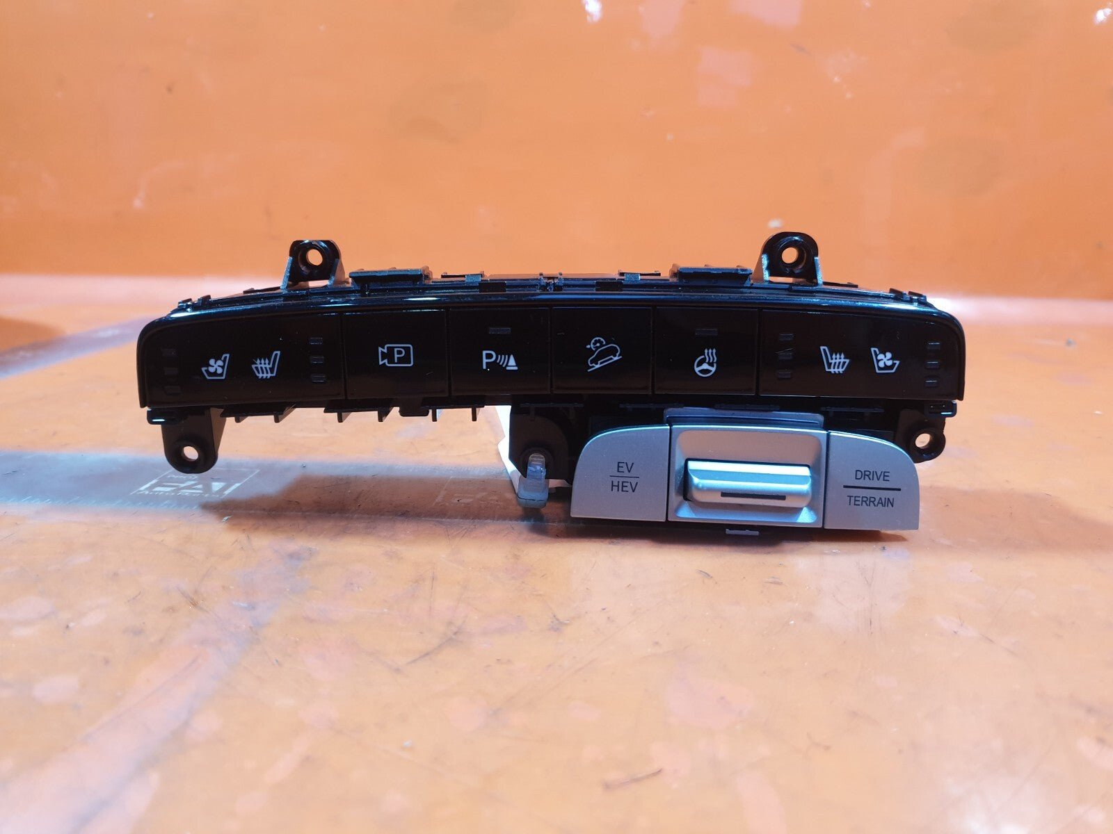 ebay-src:https://i.ebayimg.com/00/s/mtiwmfgxnjaw/z/dmoaaoswna1nv0hz/$_57.jpg