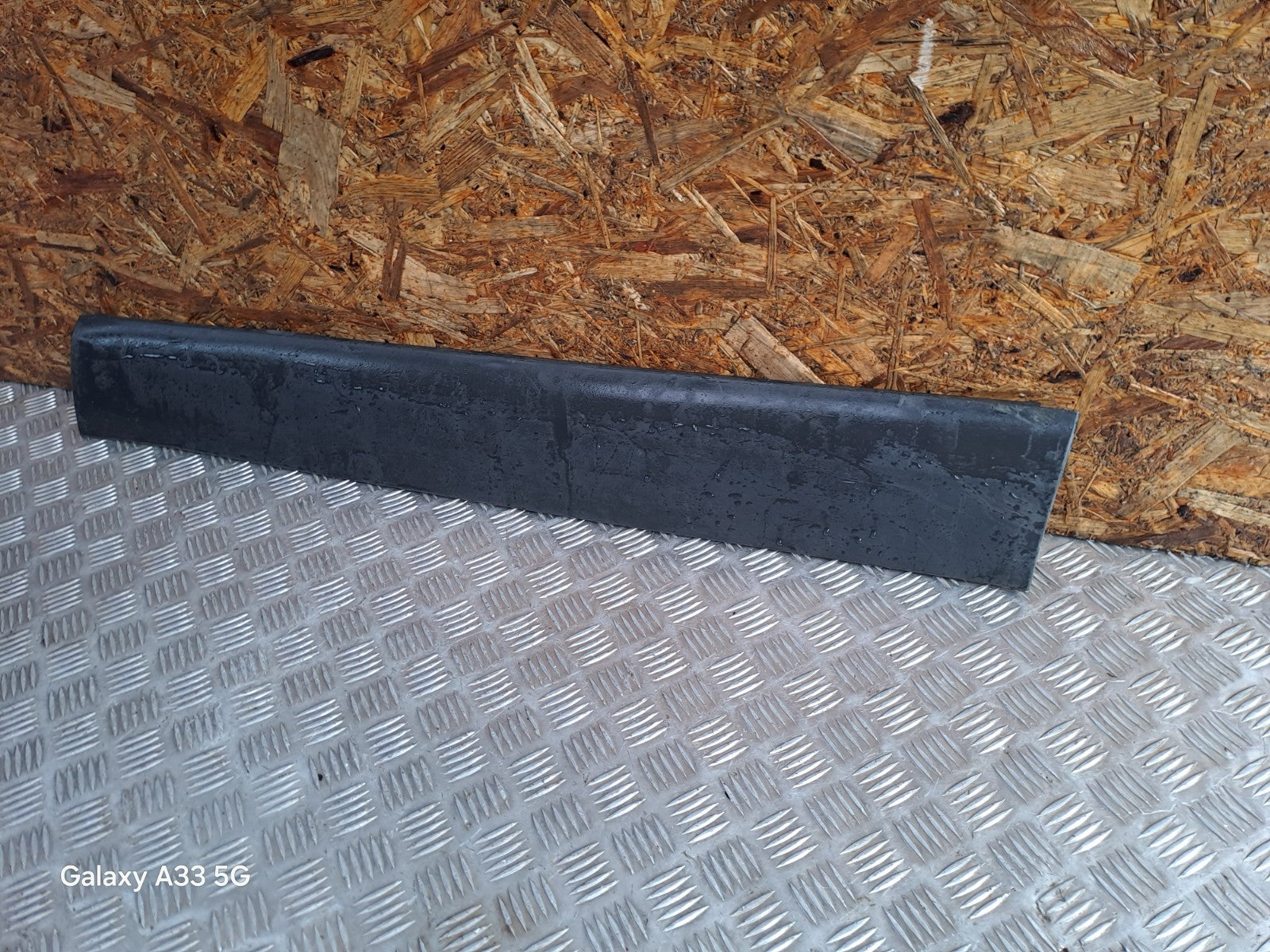 ✅Land Rover Discovery Sport Se Tech Td4 2.0 D 2016 FRONT RIGHT DOOR MOULDING - Image 5