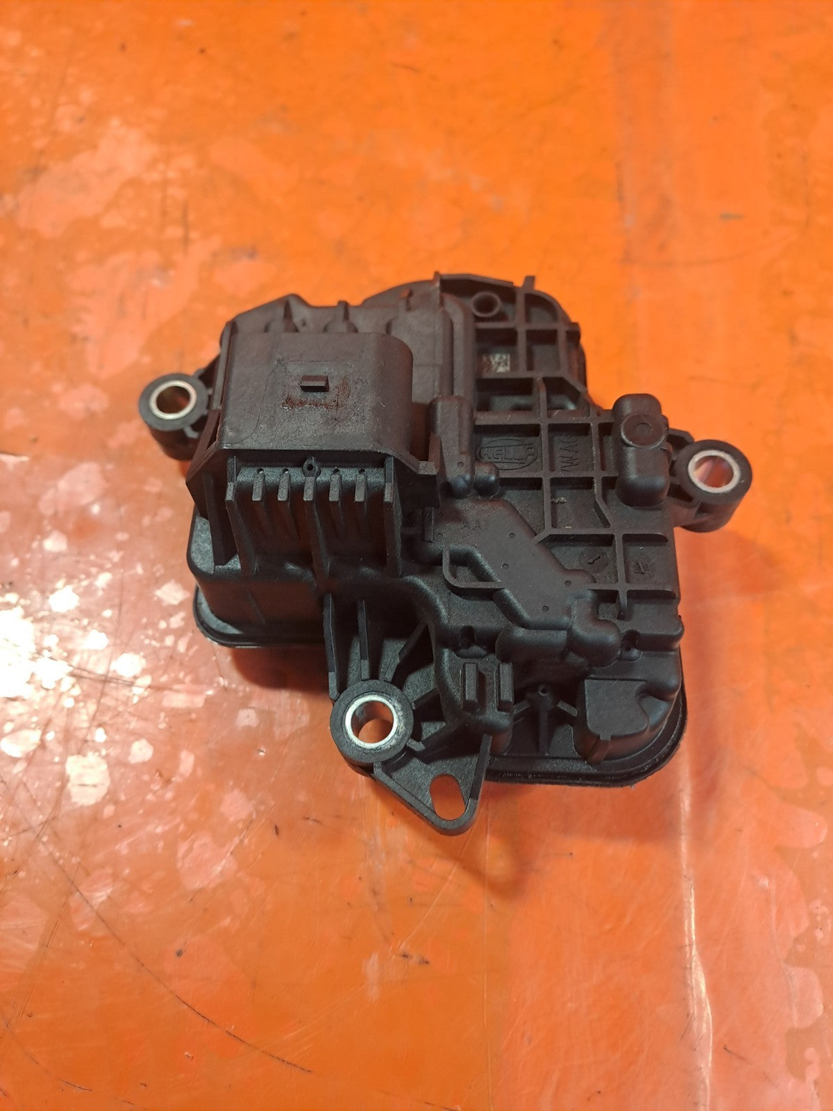 ebay-src:https://i.ebayimg.com/00/s/mtywmfgxmjaw/z/gaaaaeswiu1pnl90/$_57.jpg