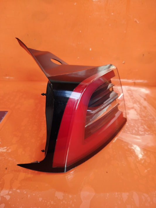 ✅2018-2025 TESLA MODEL 3 REAR LEFT SIDE OUTER TAIL LIGHT 1077397 + WARRANTY A241 - Image 2