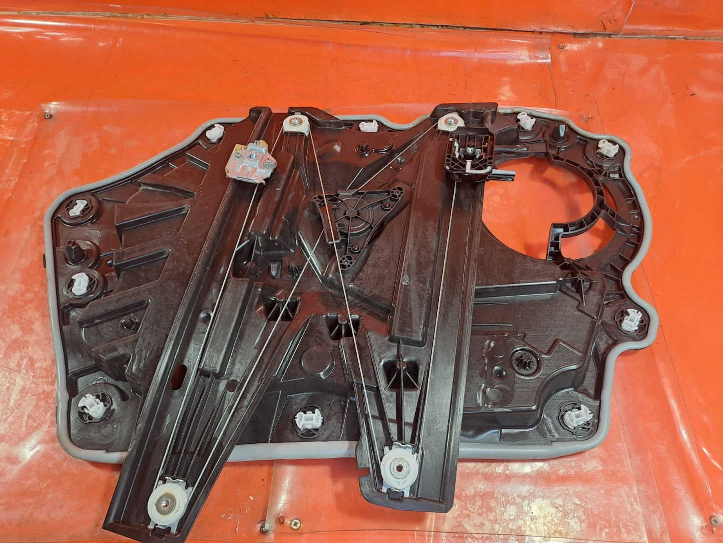 ebay-src:https://i.ebayimg.com/00/s/mtiwmfgxnjaw/z/dyiaaeswjtvpppxh/$_57.jpg