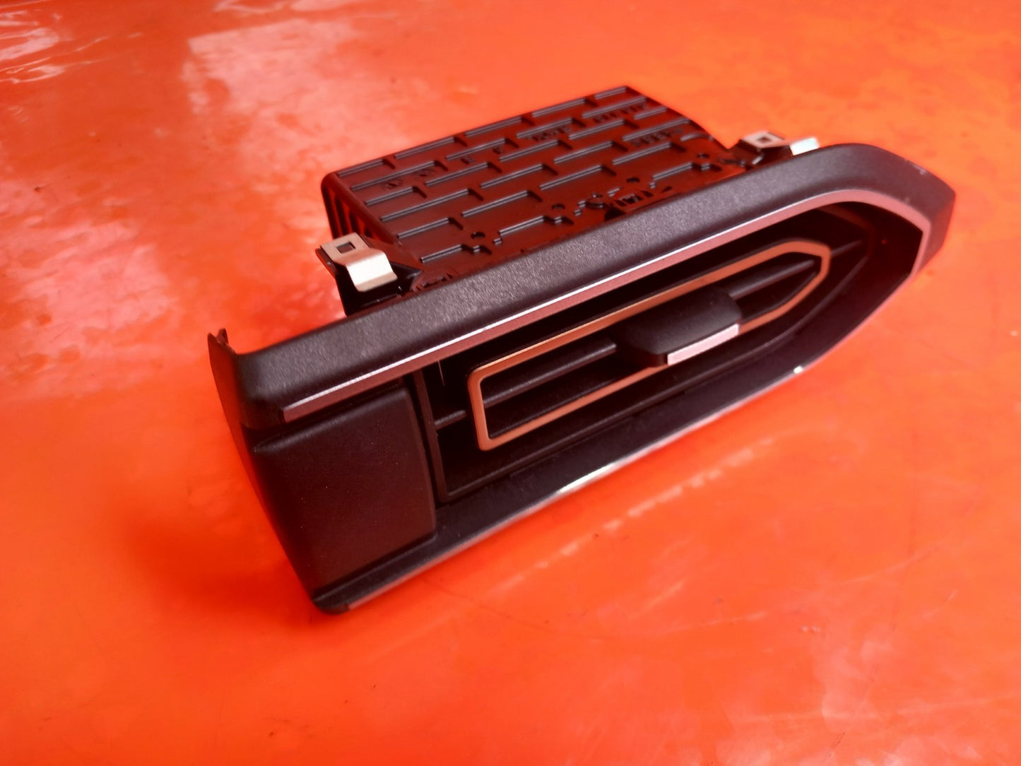 Dacia Jogger 1.0 Petrol 2024 Right Side Dashboard Air Vent 687604537R Warranty - Image 3