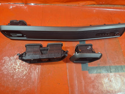 ✅FORD TRANSIT COURIER 1.5 DIESEL 2024 DASHBOARD AIR VENT SET R2X619K617 Warranty - Image 1