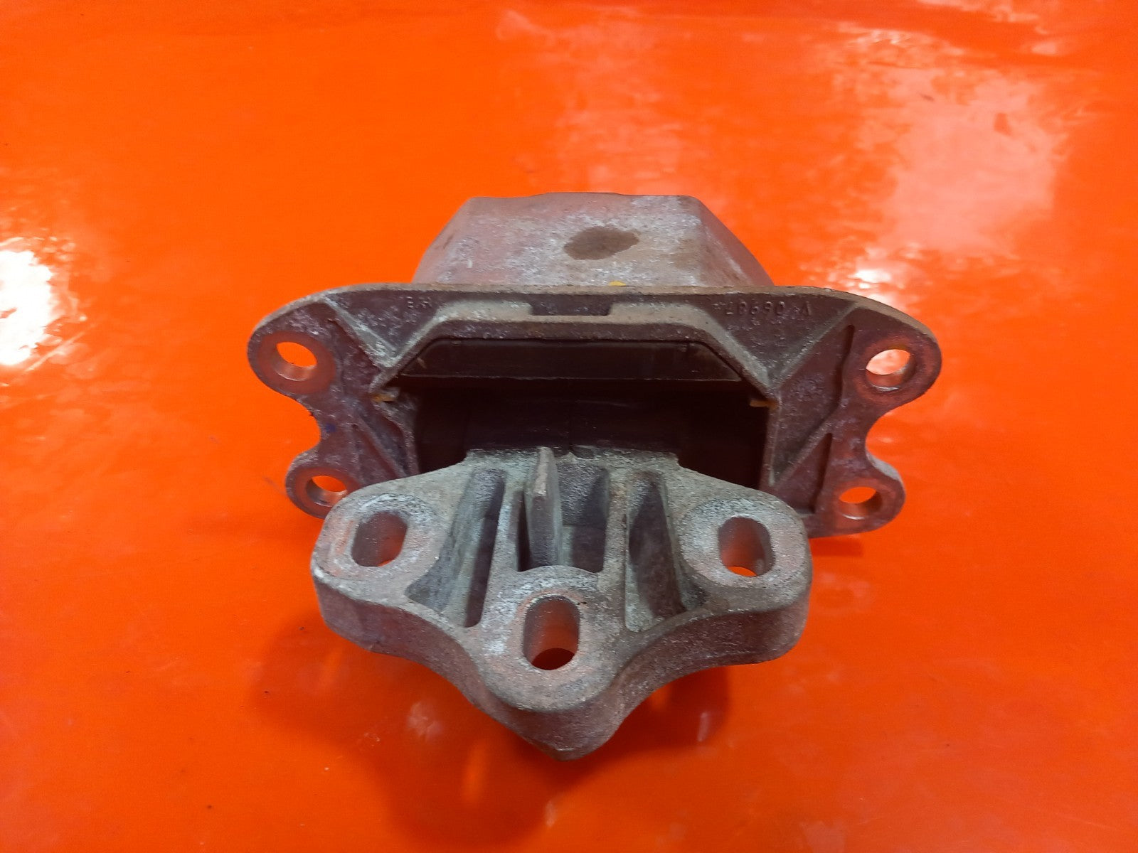 BMW F40 116D 1.5 Diesel 2021 Engine Gearbox Mount Left 6853445 Warranty A365 - Image 3