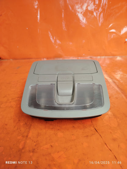 ✅Ssangyong Tivoli Ex 2016 1.6 Diesel FRONT INTERIOR ROOF LIGHT 77670-34000 A279 - Image 2