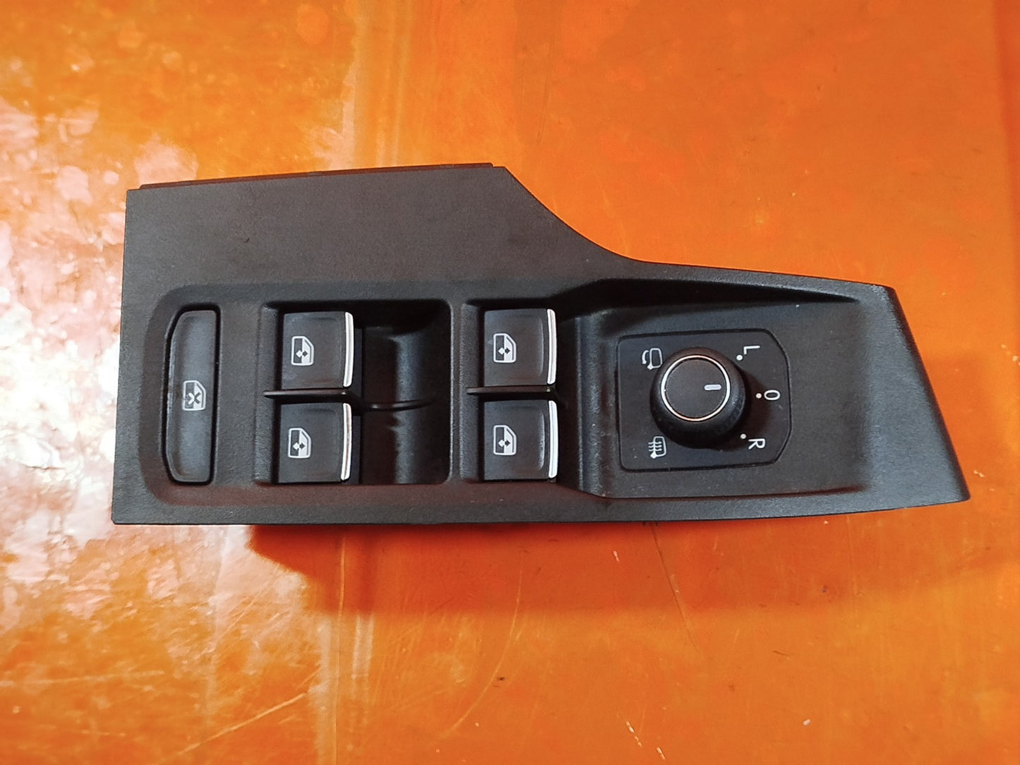ebay-src:https://i.ebayimg.com/00/s/mtiwmfgxnjaw/z/jxsaaesw~enpch~d/$_57.jpg