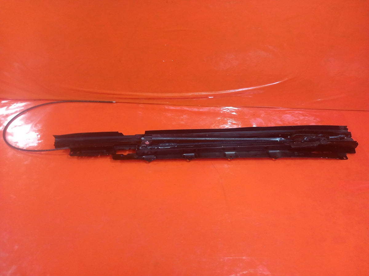 2025 Land Rover Defender L663 Panoramic Roof Rail 883835712RH Warranty A396 - Image 5