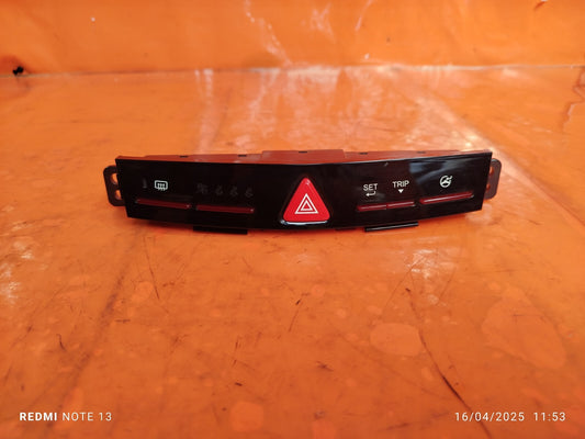 ✅Ssangyong Tivoli Ex 2016 1.6 Diesel FRONT DASHBOARD HAZARD LIGHT SWITCH A279 - Image 1