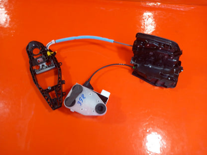 BMW X5 G05 Xdrive 50e M Sport 3.0 Petrol 2025 Front Left Door Lock 7477709 A398 - Image 6