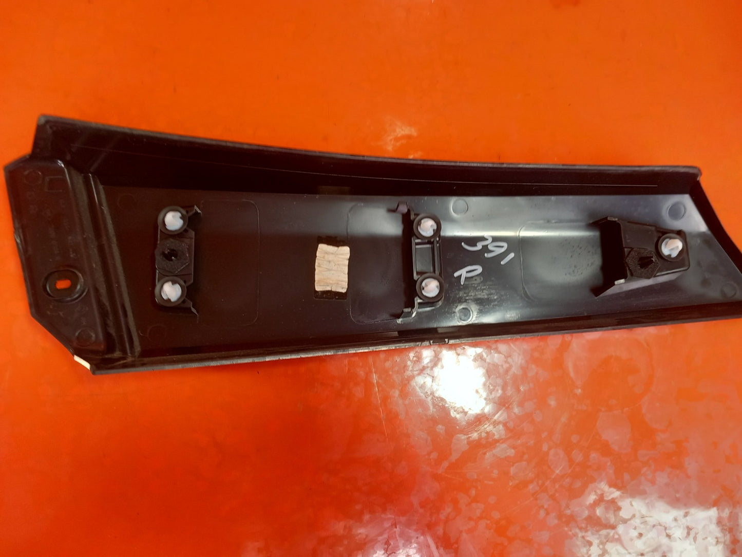 2024 Dacia Jogger External B-Pillar Trim Right Side 768186704R Warranty A391 - Image 8