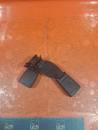✅MERCEDES W177 A180 1.5 DIESEL 2019 REAR CENTRE TWIN DOUBLE SEAT BELT BUCKLE - Image 1