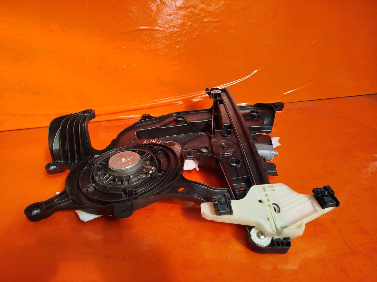 2020 Vauxhall Combo MK4 Front Left Window Regulator Motor 9830335880 A414 - Image 9