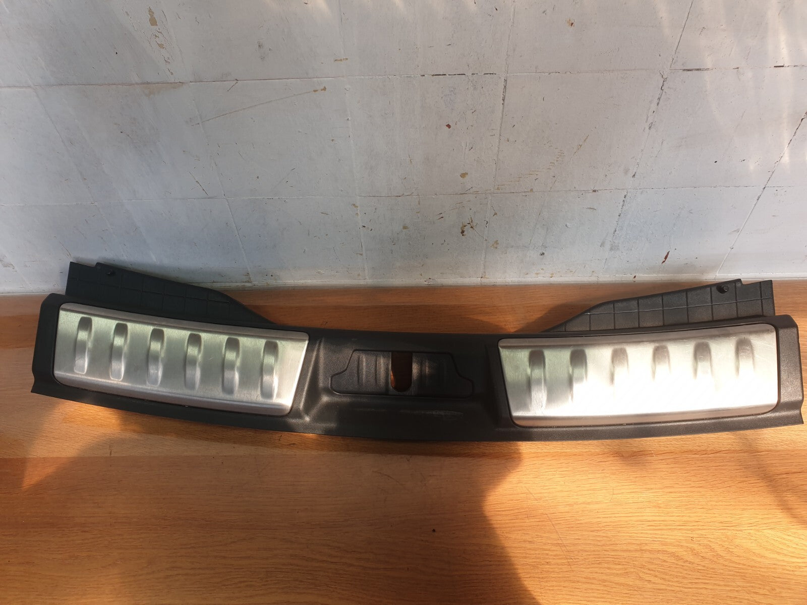 2017 JAGUAR F-PACE X761 3.0P REAR TRUNK SILL SCUFF PLATE TRIM HK83406A64AD A196 - Image 3
