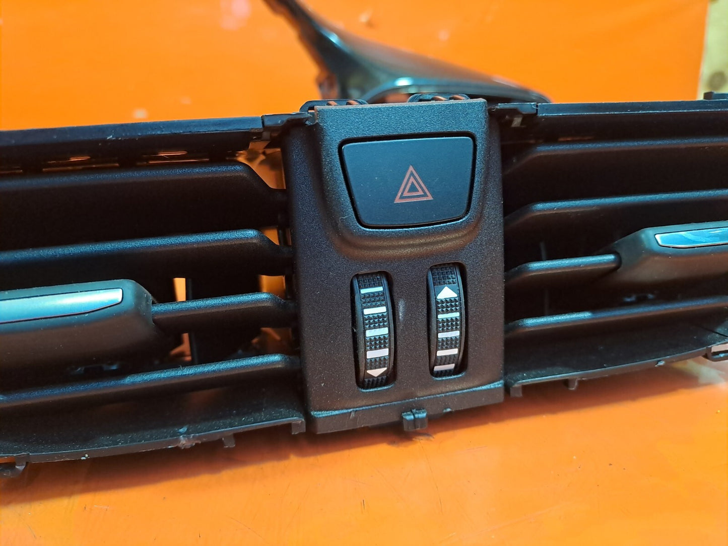 ✅Ford Fiesta St-Line 1.0 Petrol 2019 INSTRUMENT CLUSTER AIR VENT TRIM PANEL A251 - Image 10