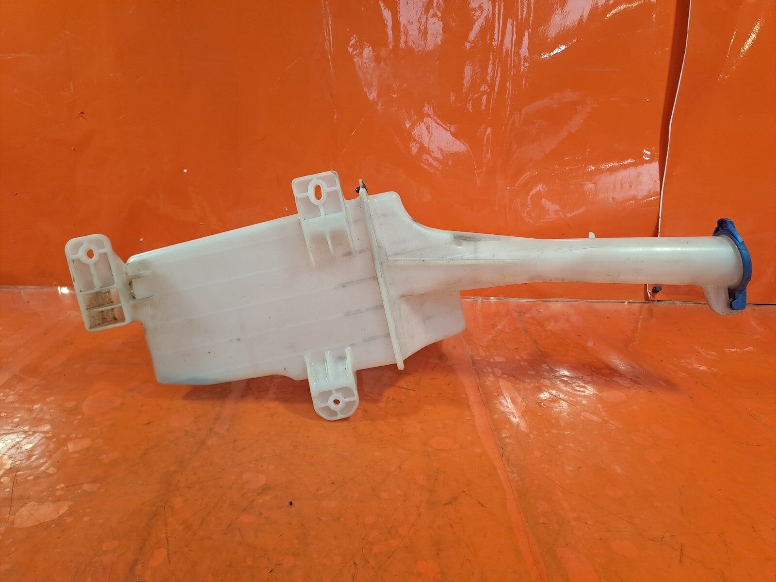 ✅Ssangyong Tivoli Ex 2016 1.6 Diesel Window Washer Fluid Tank 78413-35000 A279 - Image 1