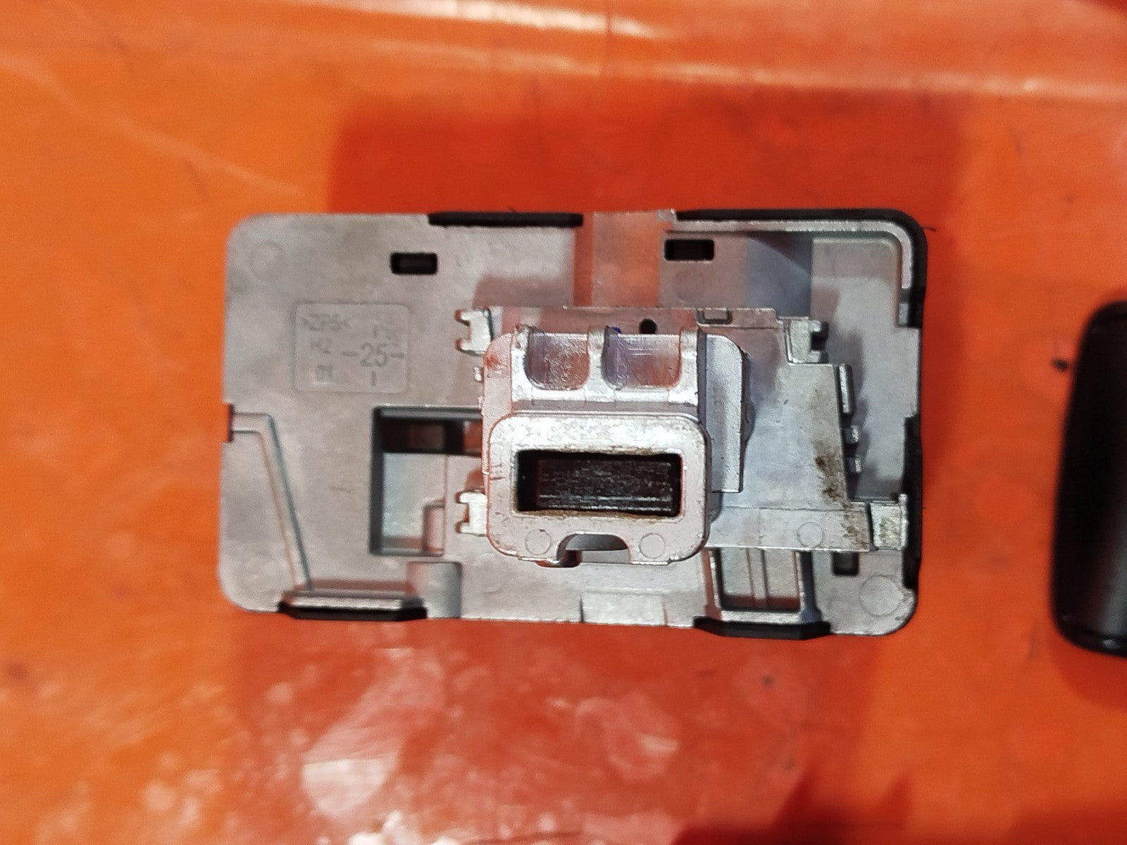 ebay-src:https://i.ebayimg.com/00/s/mtiwmfgxnjaw/z/5saaaeswf8fpbn2d/$_57.jpg