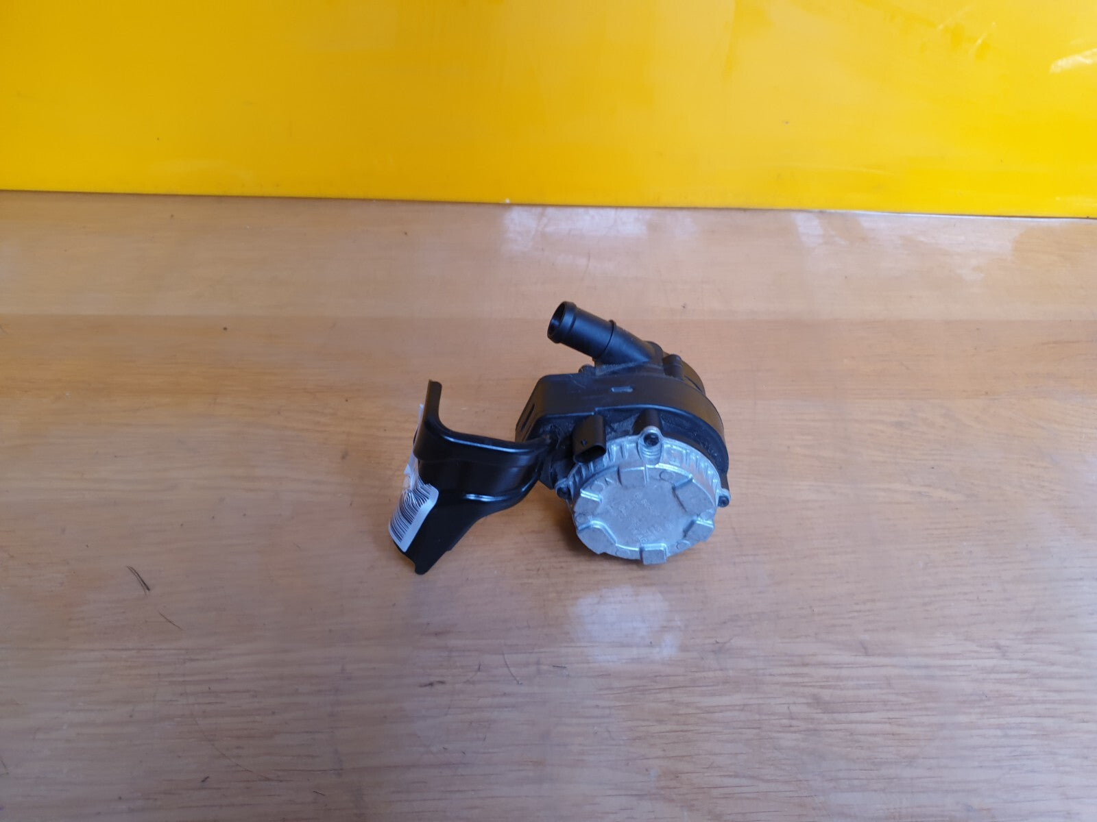 ebay-src:https://i.ebayimg.com/00/s/mtiwmfgxnjaw/z/cdkaaosw3djmyfb9/$_57.jpg